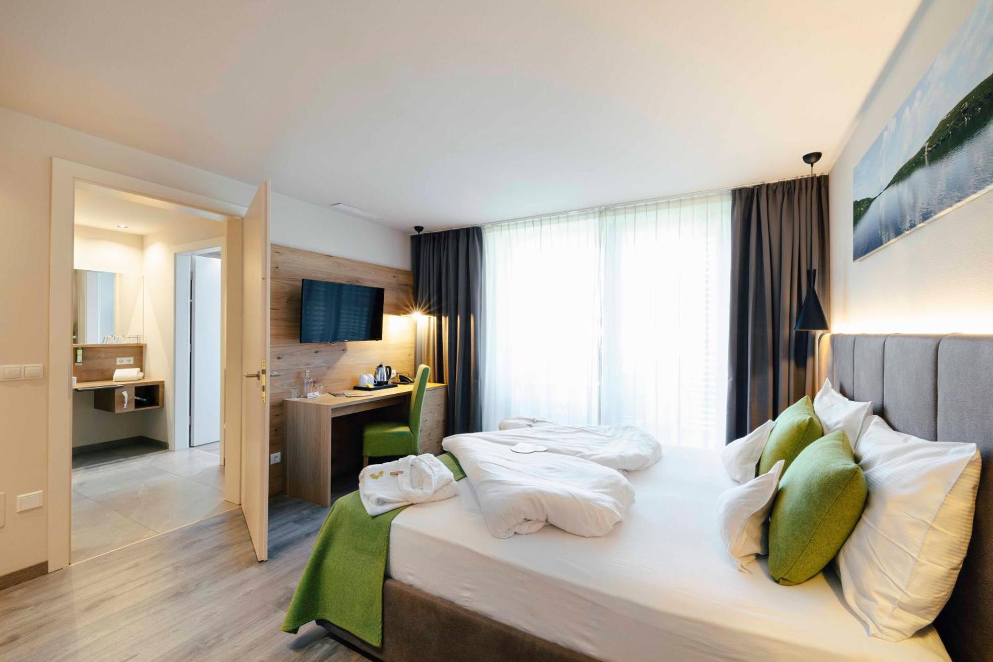 Hotel Pfeiss Lana Exteriör bild